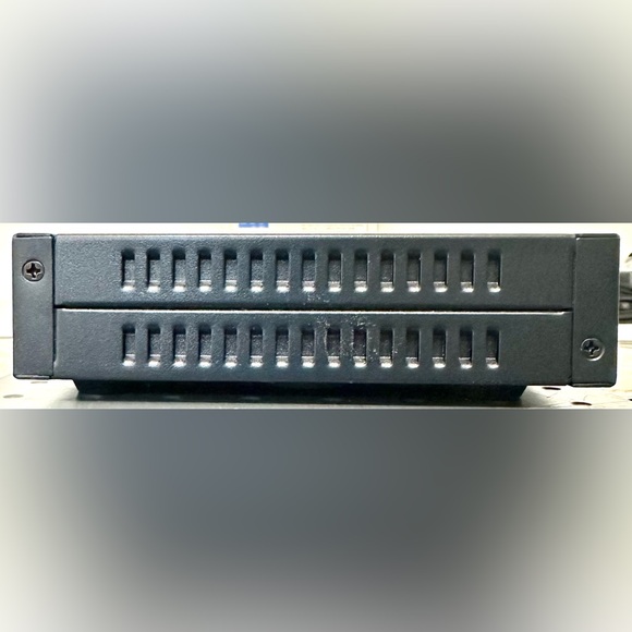 Juniper Networks Model SSG5-SB-10U 7-Port Security Firewall Appliance - Picture 5 of 13